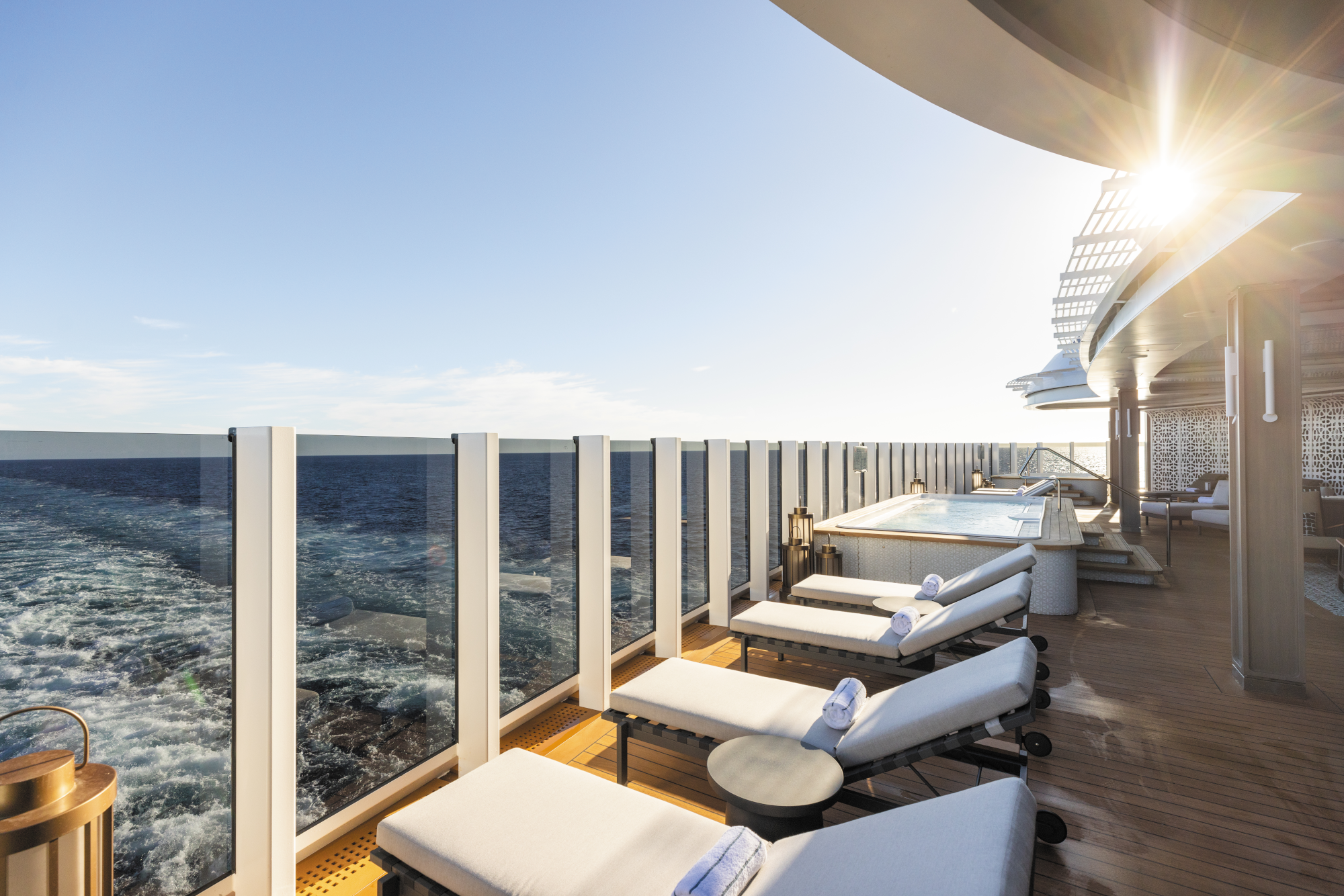 MyCruise Regent-Seven-Seas-Cruises Seven-Seas-Grandeur Offentlige-arealer Pool-spa2